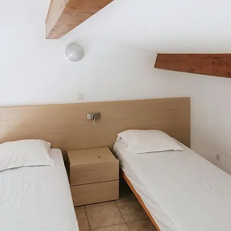 Corsica With Pool For 4 Appartement Linguizzetta